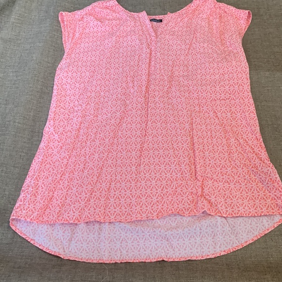 Peach and White patterned Split Neck Tank - Picture 2 of 4